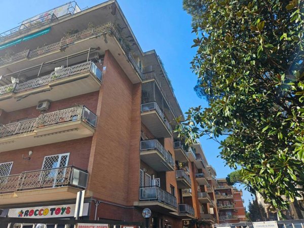 appartamento in vendita a Roma in zona Gianicolense