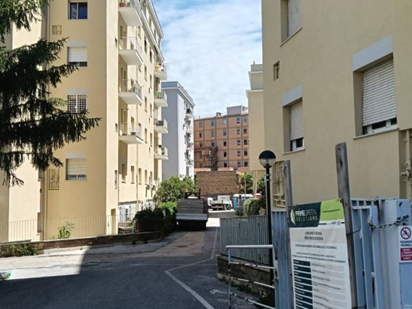 appartamento in vendita a Roma in zona Appio Latino