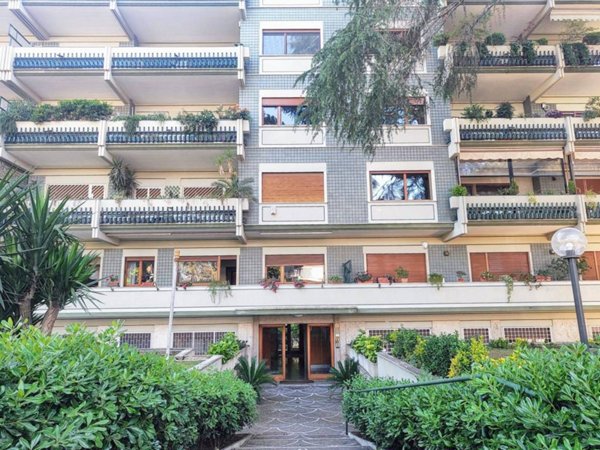 appartamento in vendita a Roma in zona Mostacciano