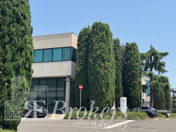 ufficio in vendita a Roma in zona Settecamini