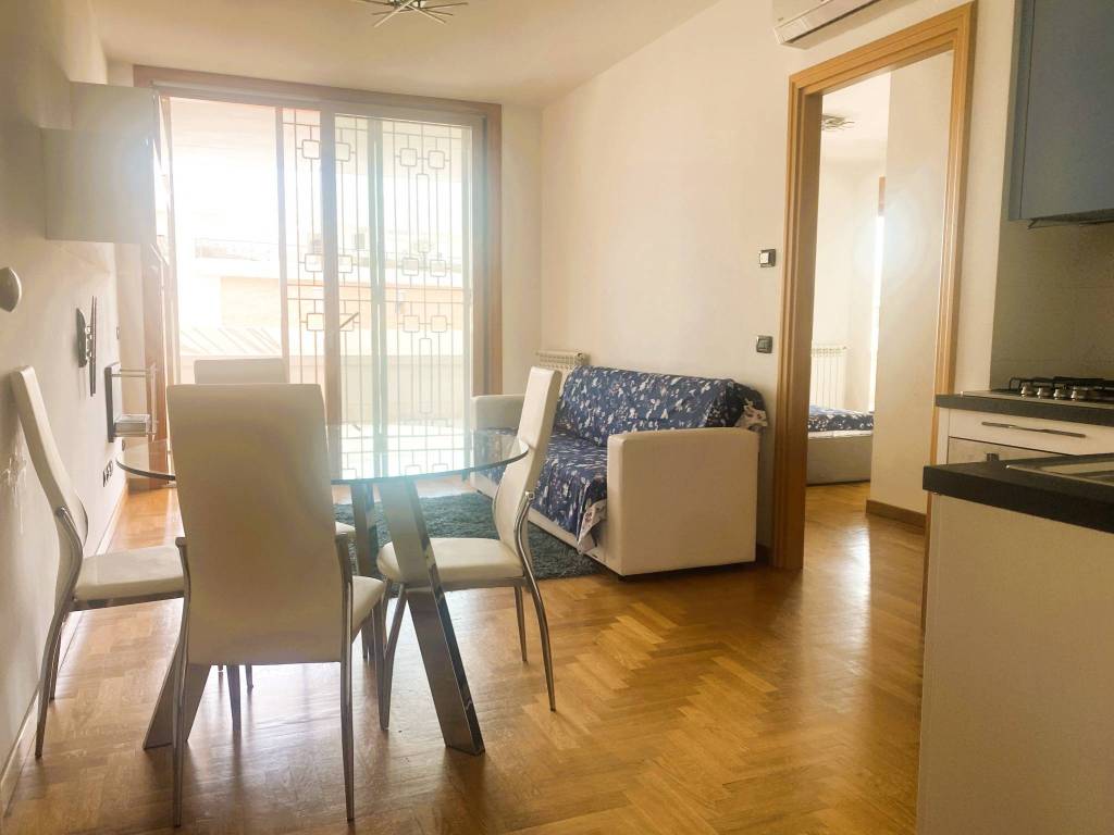 appartamento in vendita a Roma in zona Torre Gaia
