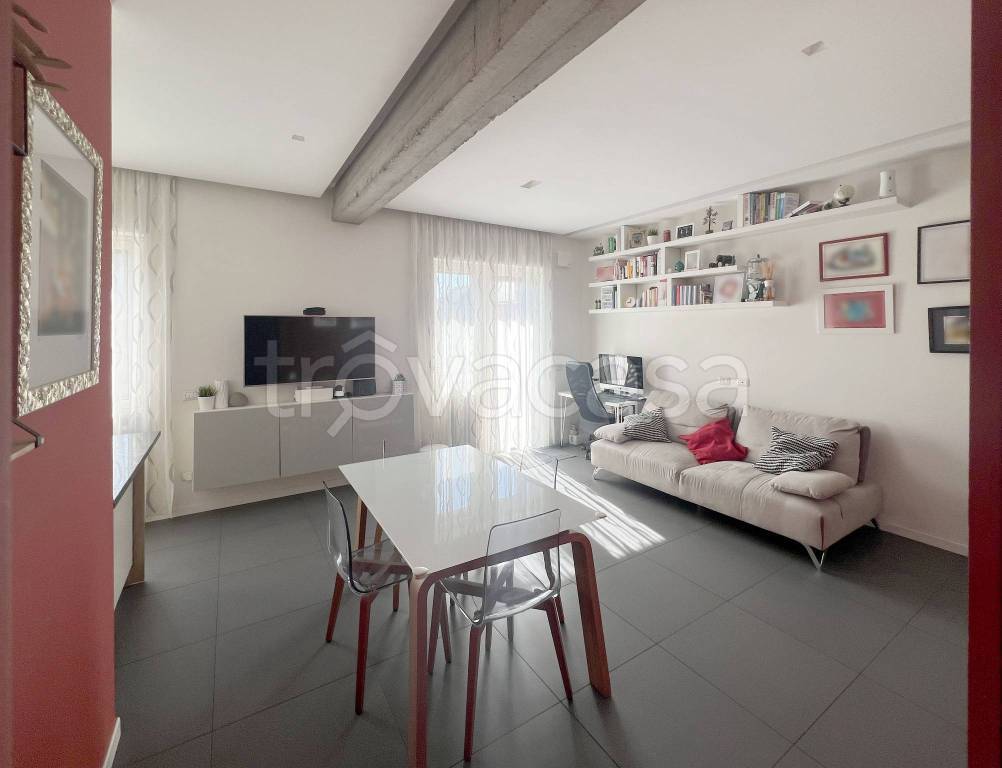 appartamento in vendita a Roma in zona Prenestino-Labicano
