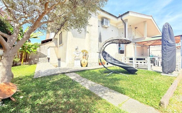 casa indipendente in vendita a Roma