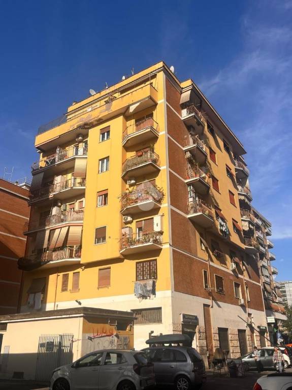 appartamento in vendita a Roma in zona Portuense