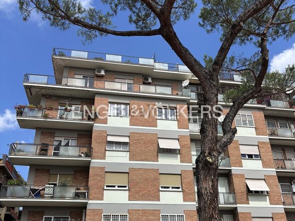 appartamento in vendita a Roma in zona Ardeatino