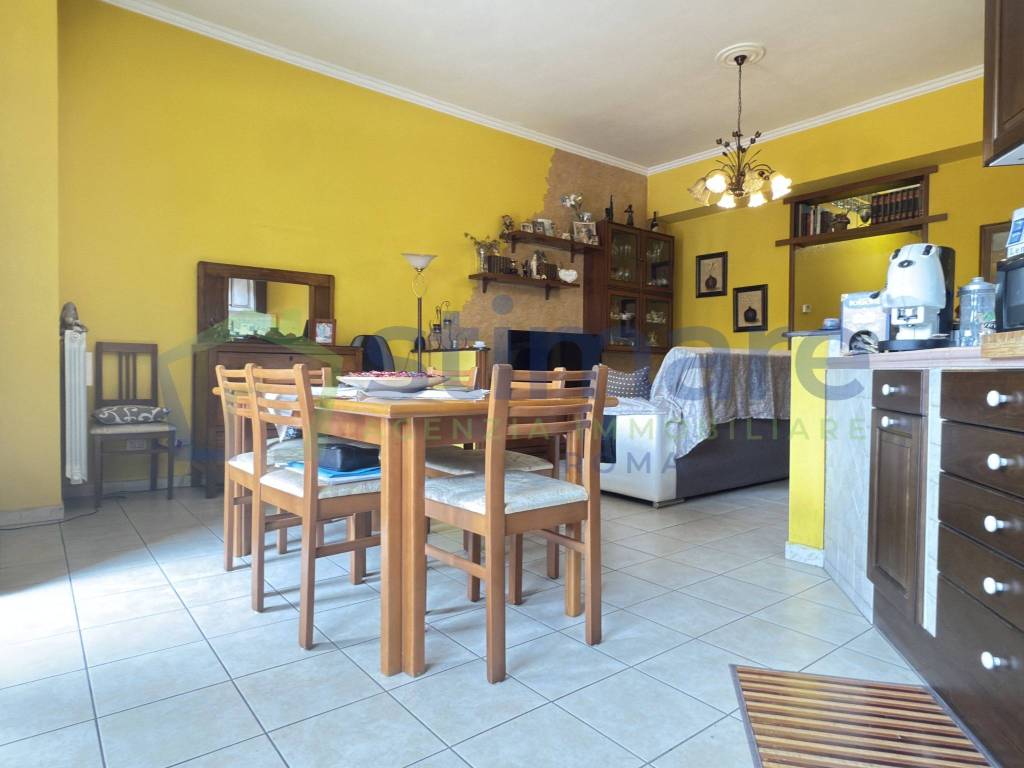 appartamento in vendita a Roma in zona Torre Angela