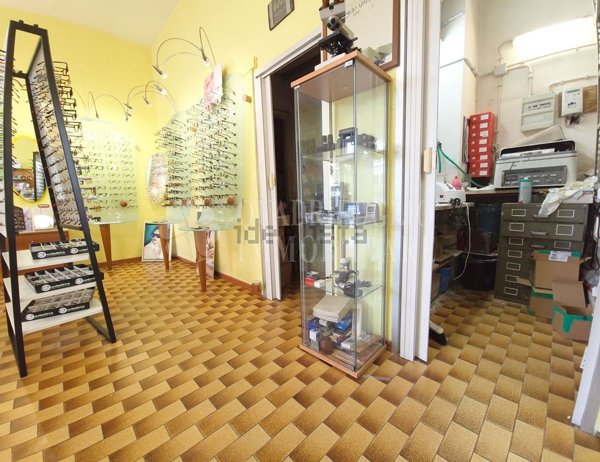 negozio in vendita a Roma in zona Ostia