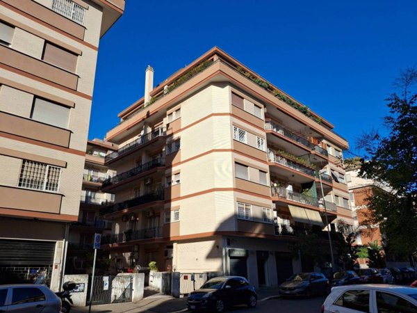 appartamento in vendita a Roma in zona Ostia