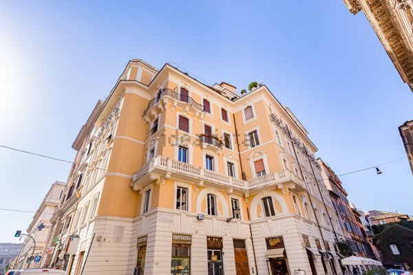 appartamento in vendita a Roma in zona Rione Monti/Campitelli