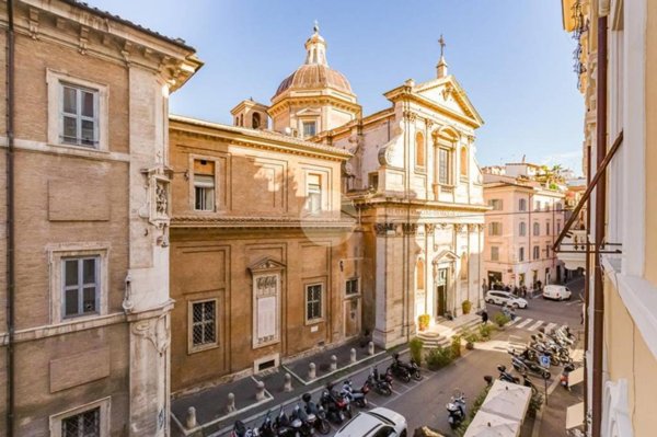 appartamento in vendita a Roma in zona Rione Monti/Campitelli