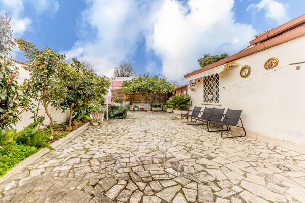 casa indipendente in vendita a Roma in zona Acilia