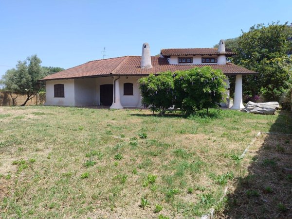 casa indipendente in vendita a Roma in zona Acilia