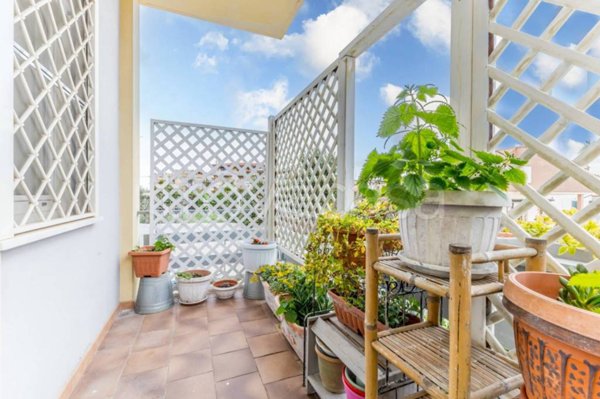 appartamento in vendita a Roma in zona Lunghezza