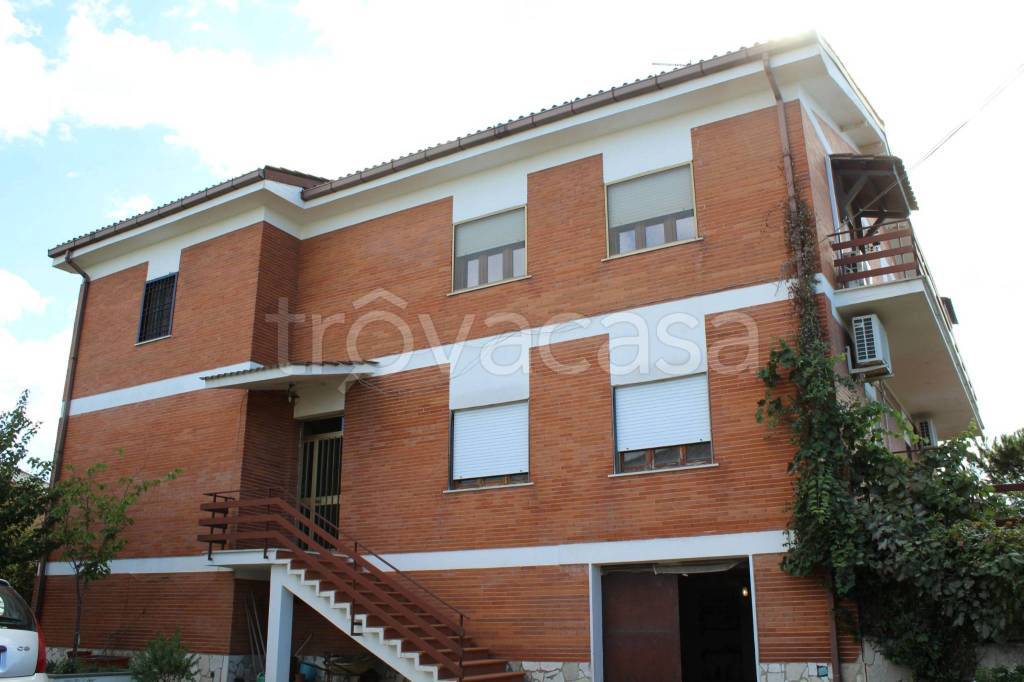 appartamento in vendita a Roma in zona Ostiense