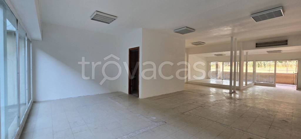 appartamento in vendita a Roma in zona Spinaceto
