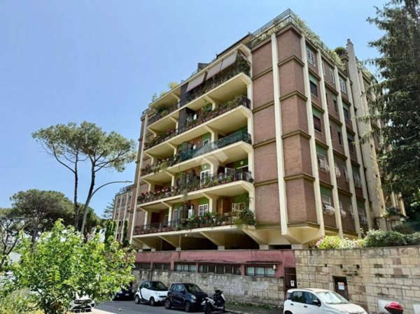 appartamento in vendita a Roma in zona Mostacciano