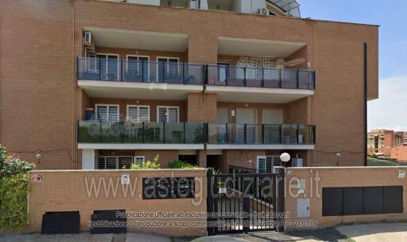 appartamento in vendita a Roma in zona Ponte di Nona