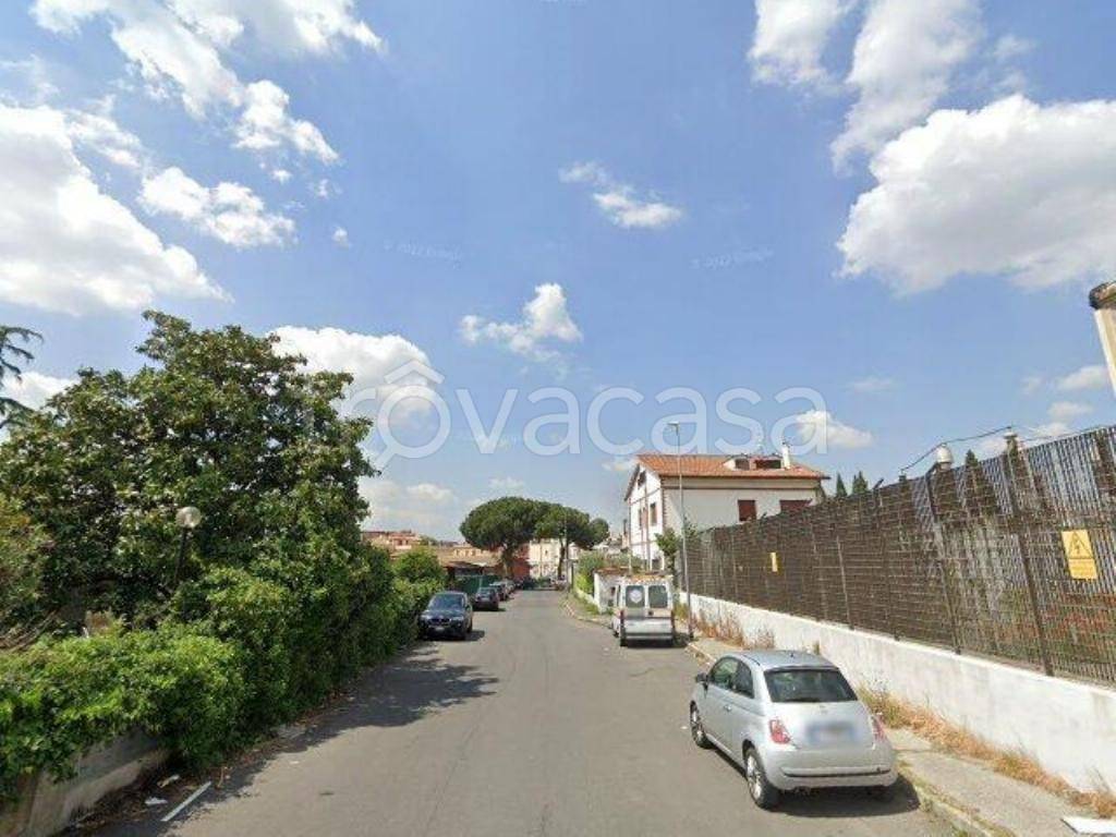 appartamento in vendita a Roma in zona Lunghezza