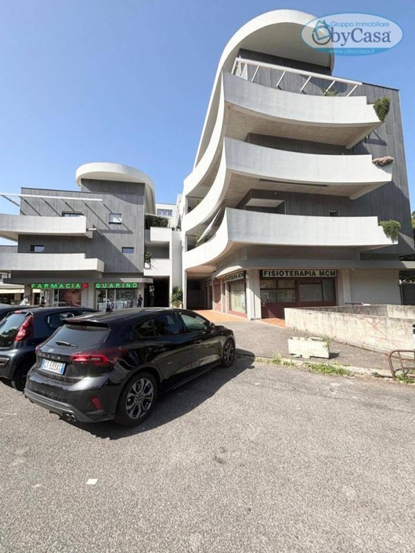negozio in vendita a Roma in zona Portuense