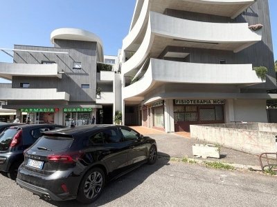 negozio in vendita a Roma in zona Portuense