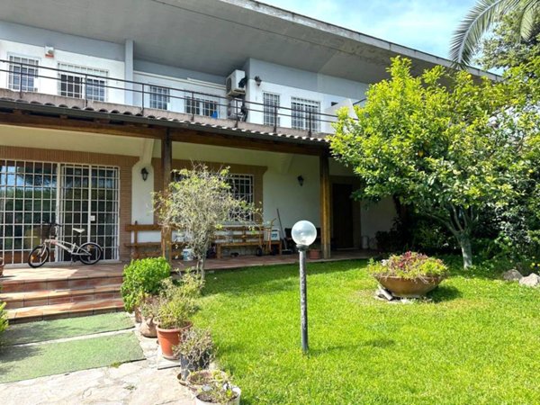 casa indipendente in vendita a Roma in zona Casal Palocco