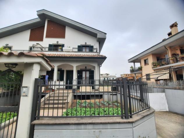 casa indipendente in vendita a Roma in zona Torre Gaia