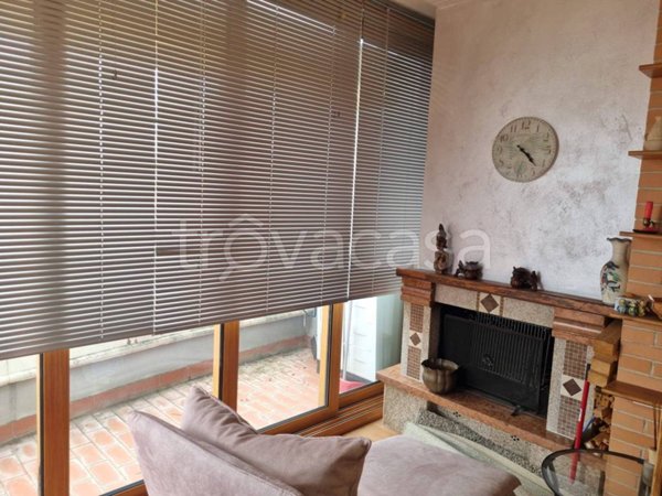 appartamento in vendita a Roma in zona Pantan Monastero