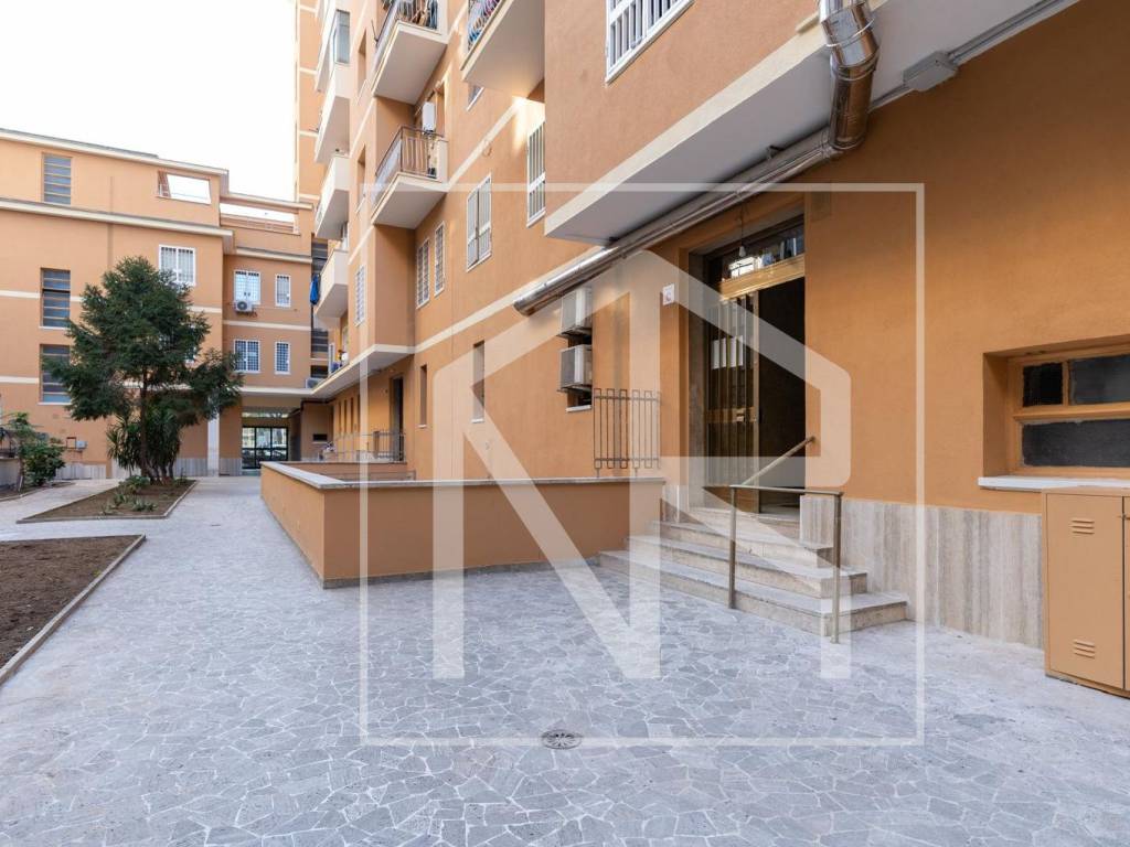 appartamento in vendita a Roma in zona Prenestino-Labicano