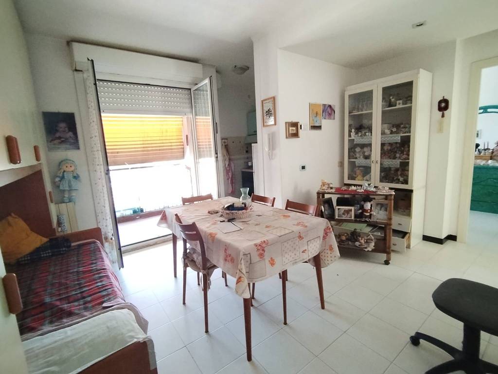 appartamento in vendita a Roma in zona Ostia