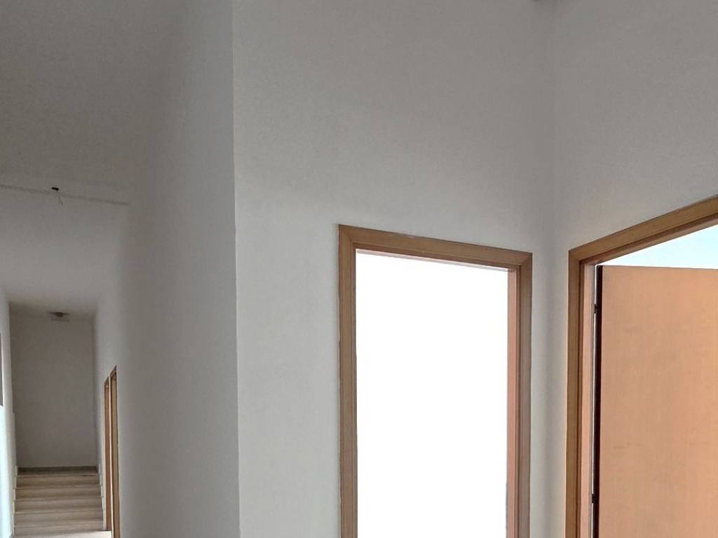 negozio in vendita a Roma in zona Spinaceto