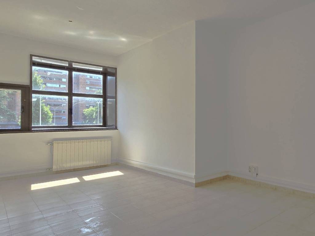 negozio in vendita a Roma in zona Spinaceto