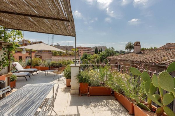 casa indipendente in vendita a Roma in zona Rione Monti/Campitelli