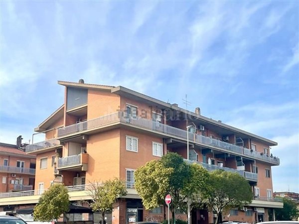 appartamento in vendita a Roma in zona Casal Morena