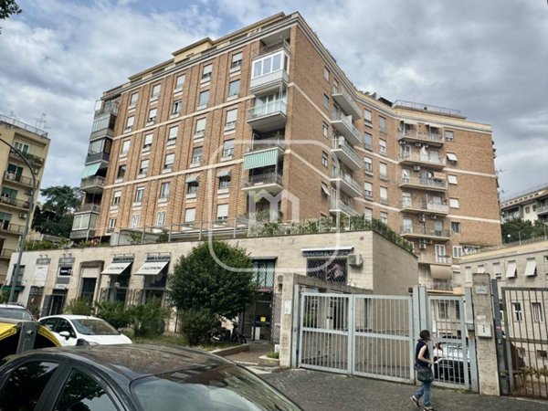 appartamento in vendita a Roma in zona EUR