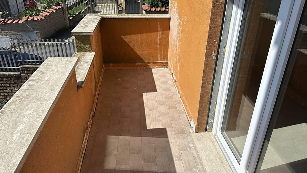 appartamento in vendita a Roma in zona Pantan Monastero