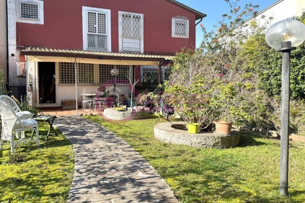 casa indipendente in vendita a Roma in zona Axa