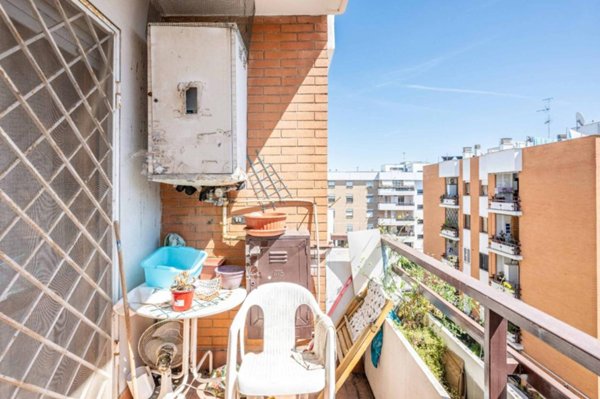 appartamento in vendita a Roma in zona Ostiense