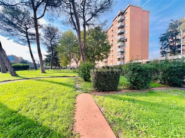appartamento in vendita a Roma in zona Spinaceto