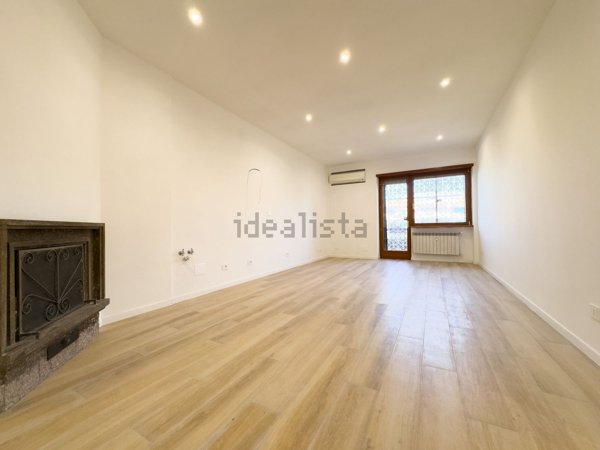 appartamento in vendita a Roma in zona Ardeatino