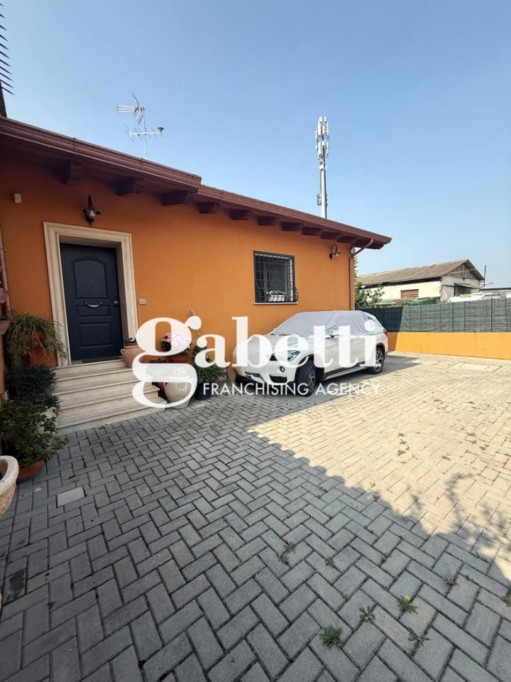 casa indipendente in vendita a Roma in zona Alessandrino
