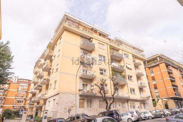 appartamento in vendita a Roma in zona Tor di Quinto