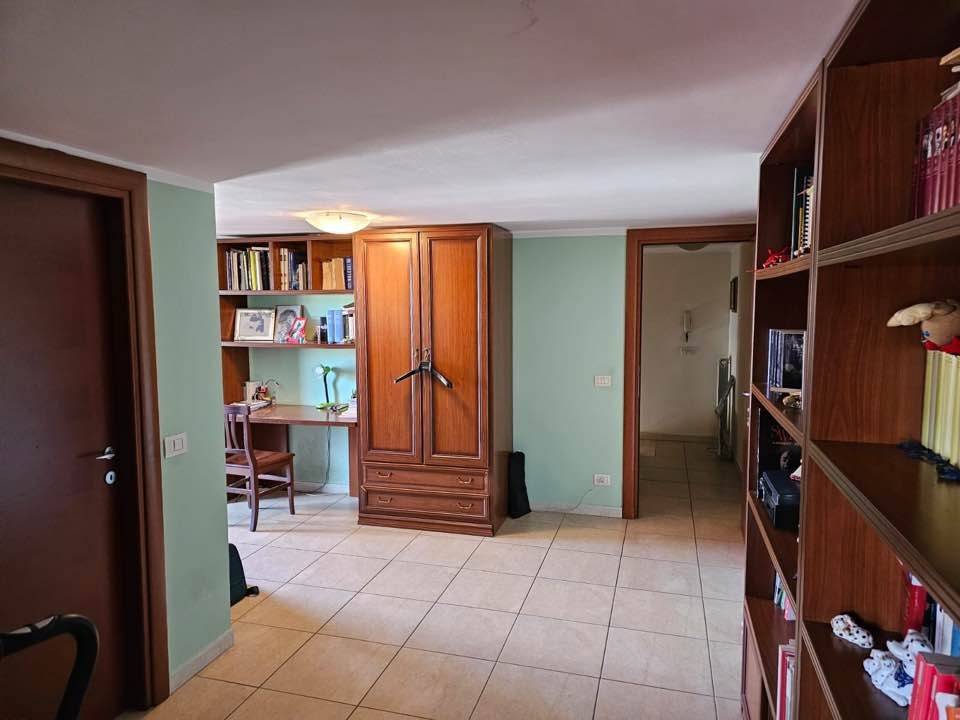 appartamento in vendita a Roma in zona Pantan Monastero