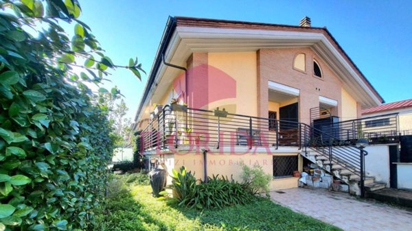 casa indipendente in vendita a Roma in zona Ponte di Nona