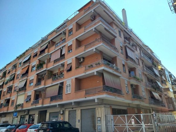 appartamento in vendita a Roma in zona Ostia