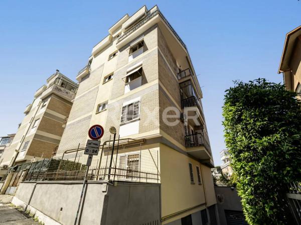 appartamento in vendita a Roma in zona Tomba di Nerone
