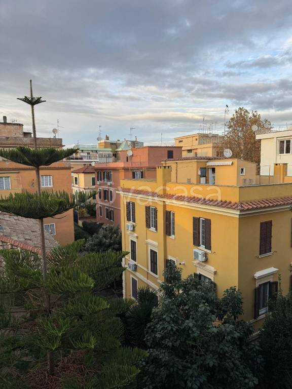 appartamento in vendita a Roma in zona Aurelio
