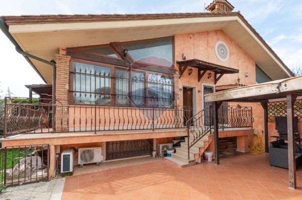 casa indipendente in vendita a Roma in zona Infernetto