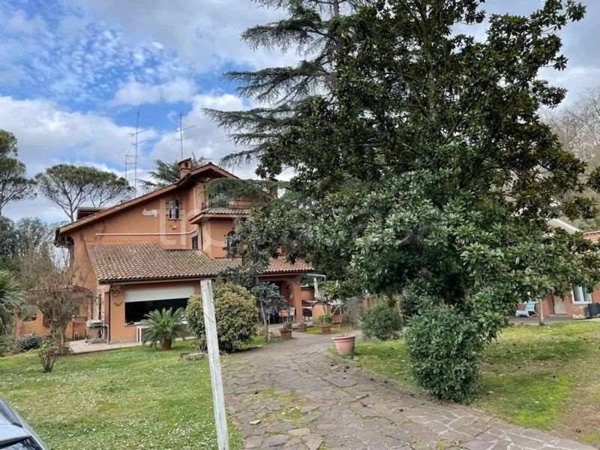 casa indipendente in vendita a Roma in zona Monte Sacro/Talenti