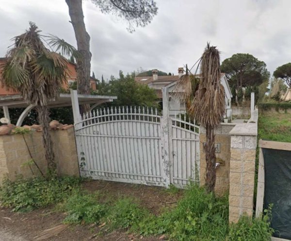 casa indipendente in vendita a Roma in zona Infernetto