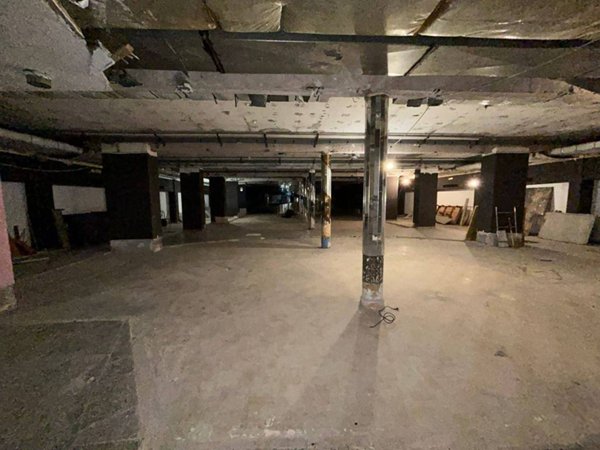 negozio in vendita a Roma in zona Cinecittà